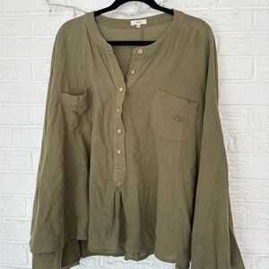 Easel army green batwing Textured Top